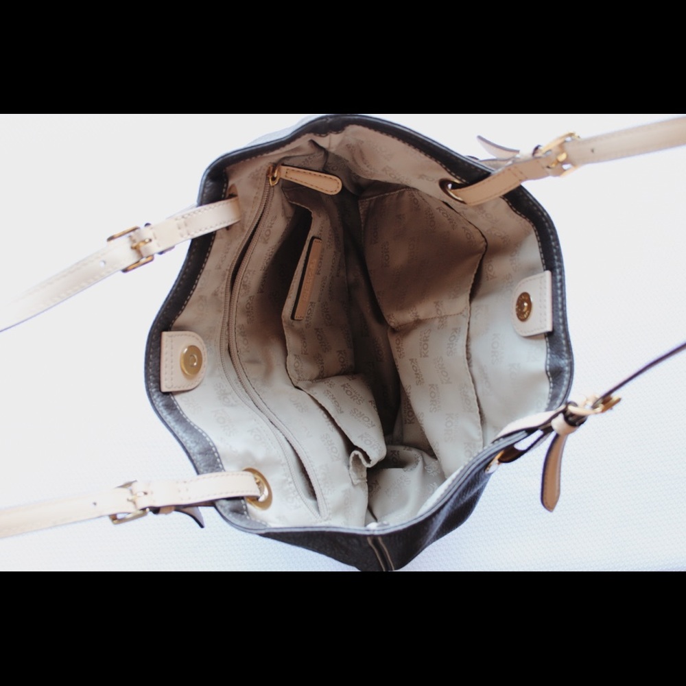 Michael Kors leather hand bag/purse - Picture 4 of 4